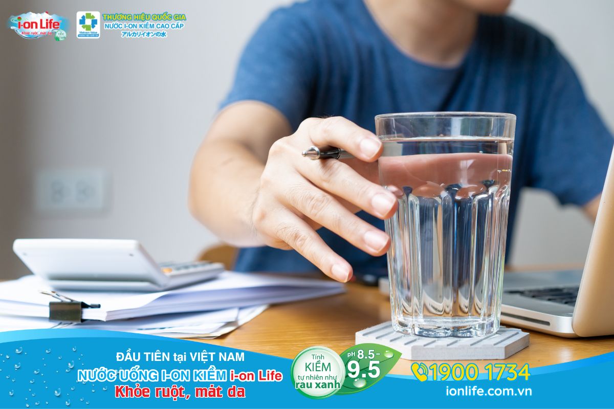  Cung cấp nước cho cơ thể trước khi thấy khát