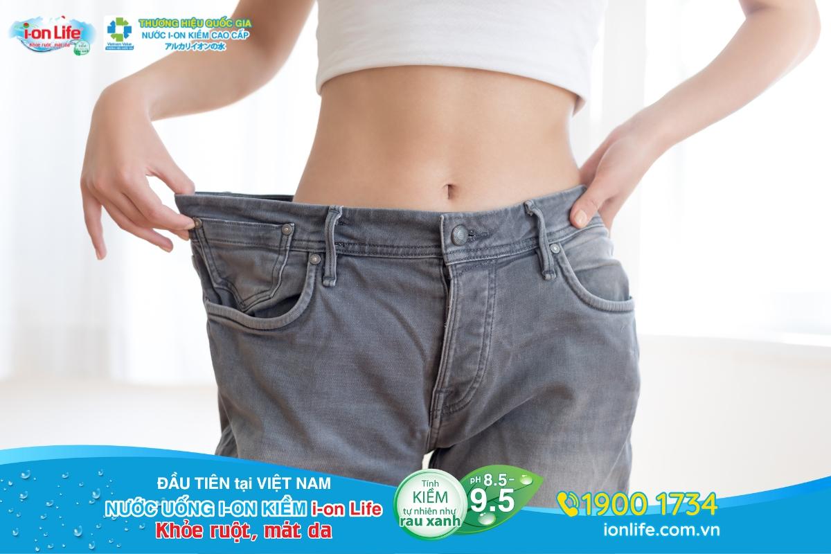 vai trò của nước đối với cơ thể là giúp giảm cân